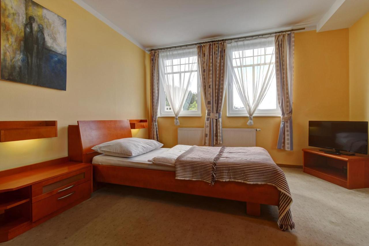 Hotel La Passionaria Marianske Lazne Ngoại thất bức ảnh