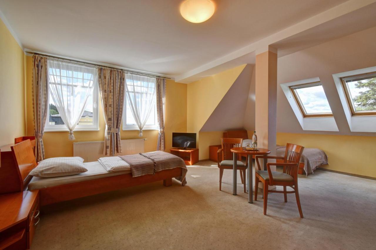 Hotel La Passionaria Marianske Lazne Ngoại thất bức ảnh